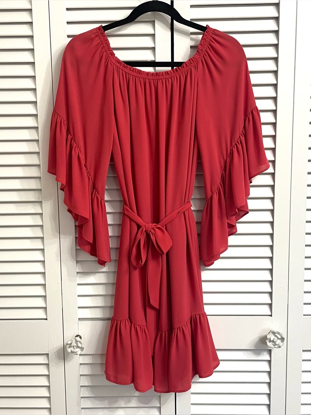 White House Black Market Coral Ruffle Sleeve Off the Shoulder Dress Resort Sz XS
